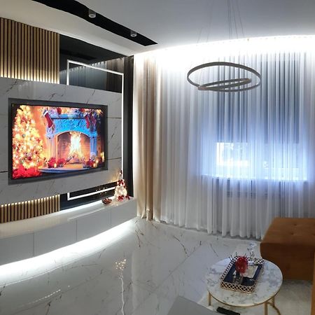 Vip Room 2+2 Konin  Kültér fotó
