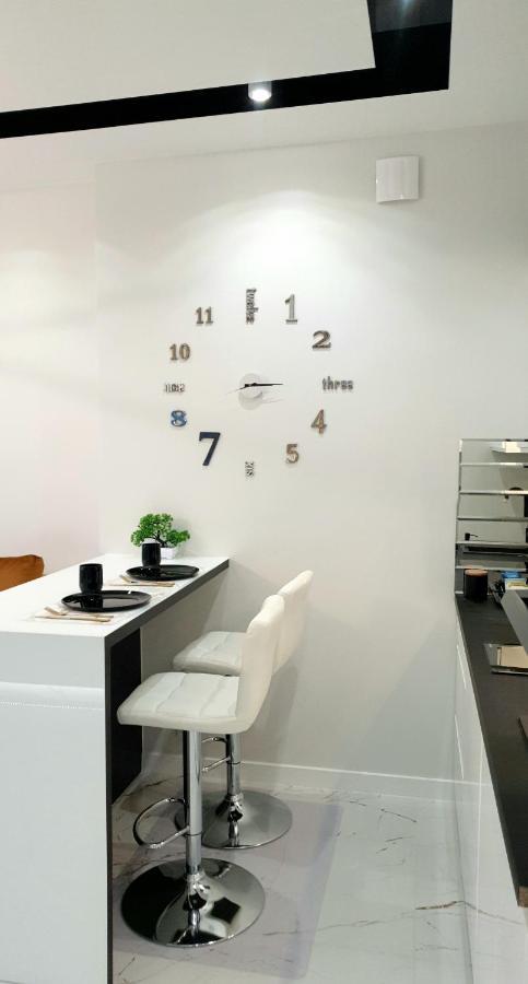 Vip Room 2+2 Konin  Kültér fotó