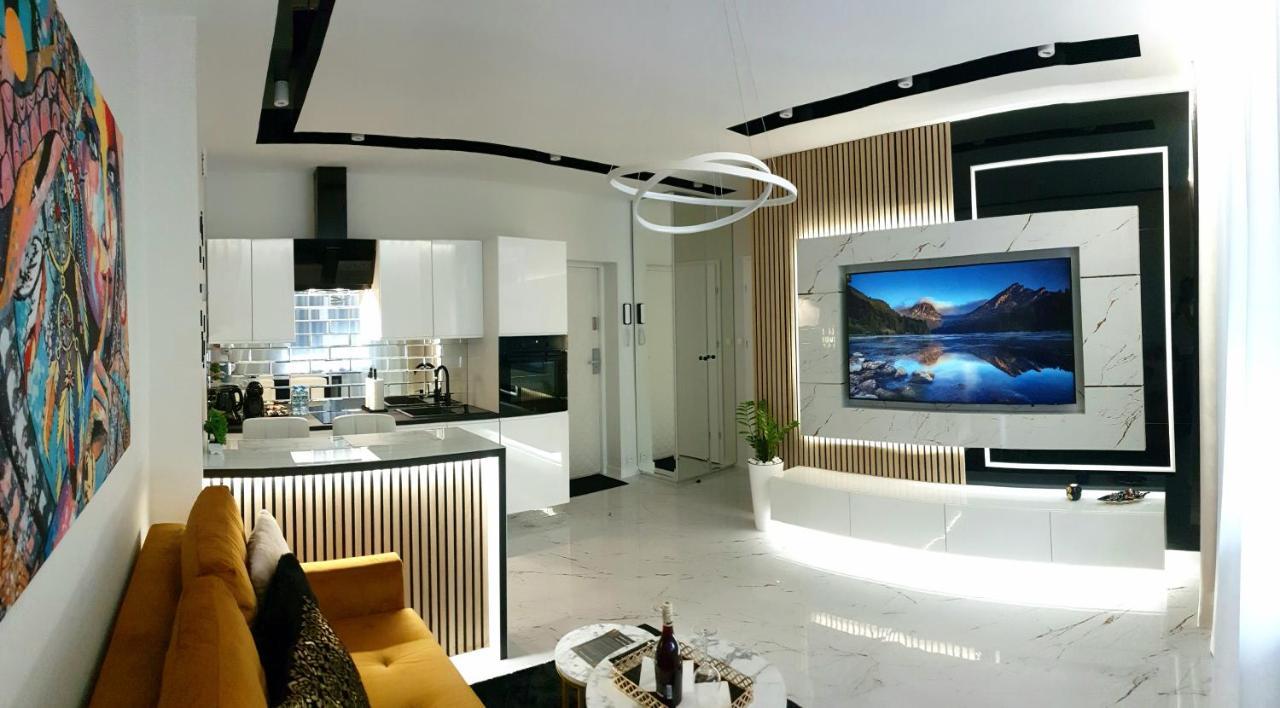 Vip Room 2+2 Konin  Kültér fotó